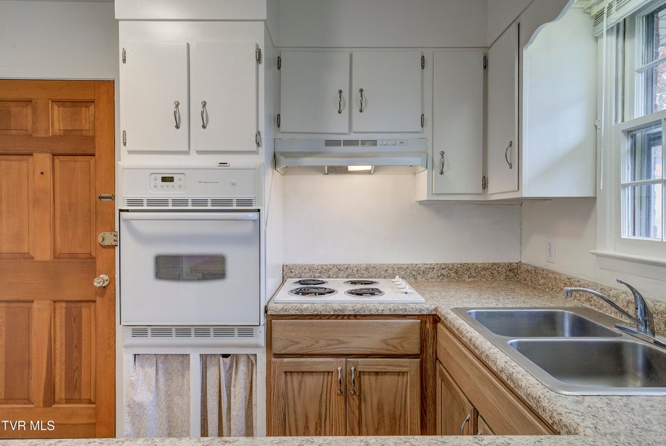 Photo #12: 234 Simmons Avenue