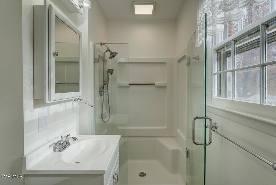 Photo #26: 234 Simmons Avenue