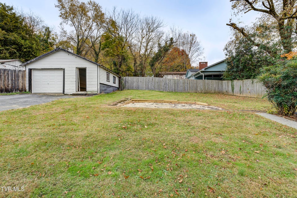 Photo #46: 310 Elm Avenue