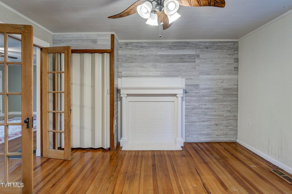 Photo #10: 310 Elm Avenue