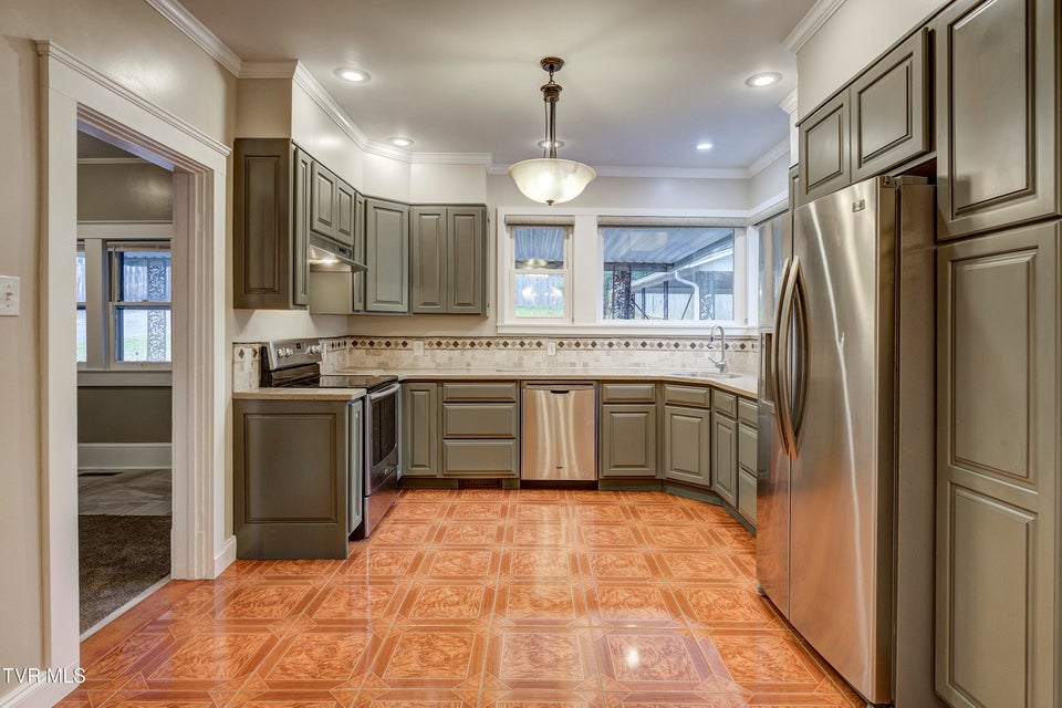 Photo #13: 310 Elm Avenue