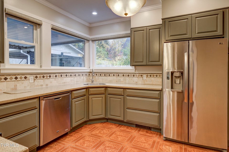 Photo #14: 310 Elm Avenue