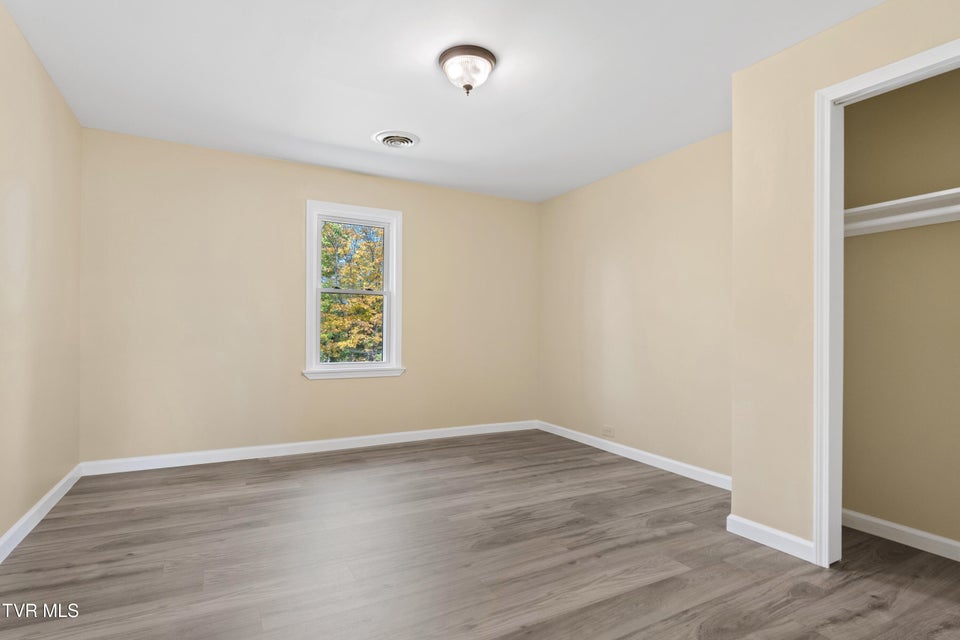 Photo #9: 10630 107 Cutoff 