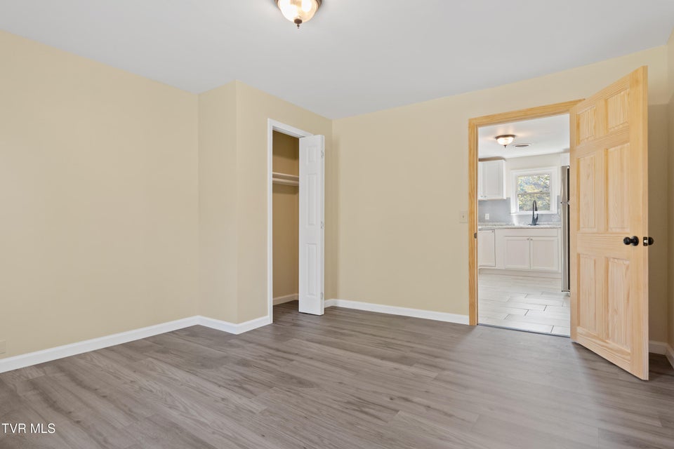 Photo #10: 10630 107 Cutoff 