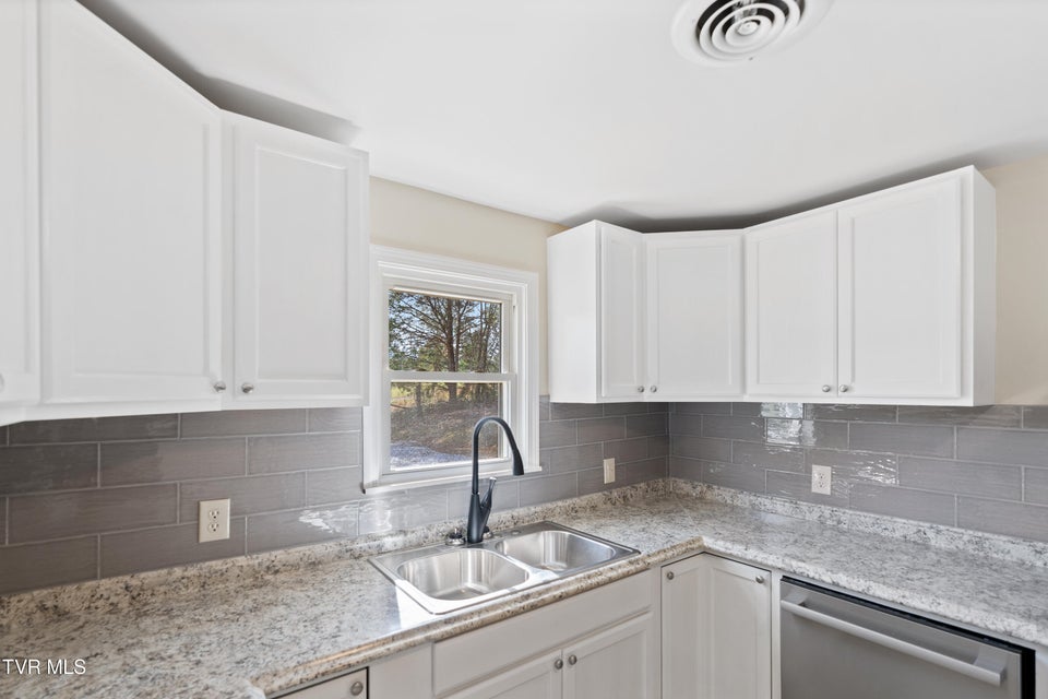 Photo #12: 10630 107 Cutoff 