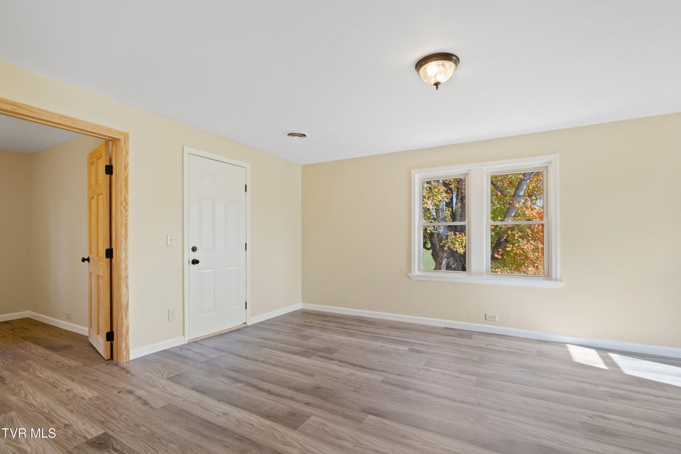 Photo #15: 10630 107 Cutoff 