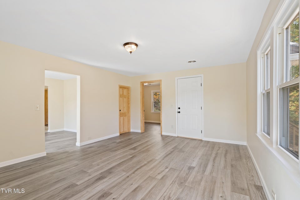 Photo #17: 10630 107 Cutoff 