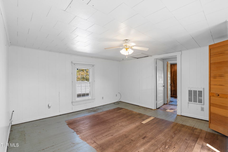 Photo #30: 780 Murray Bridge Road