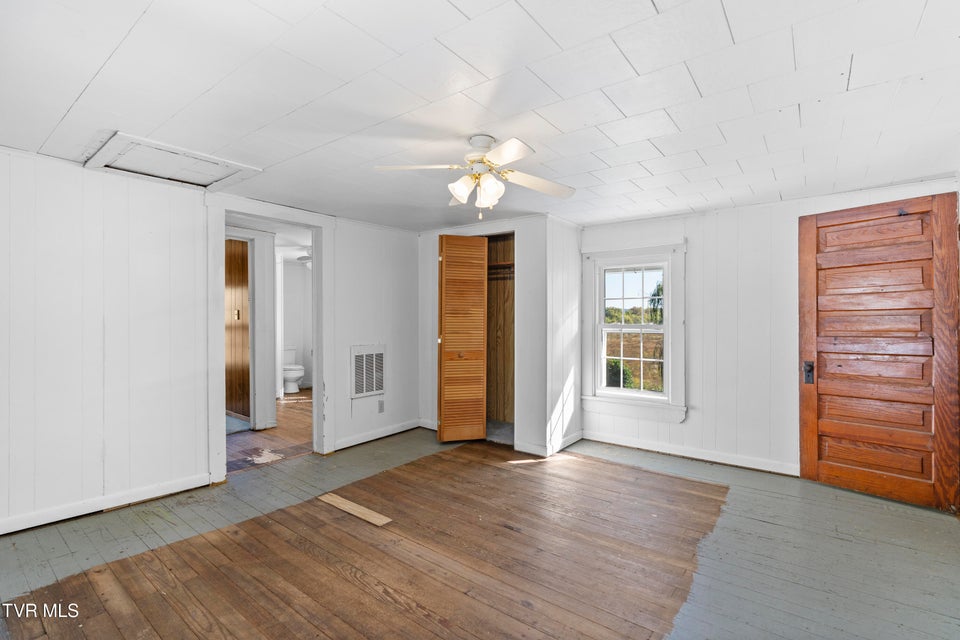 Photo #31: 780 Murray Bridge Road