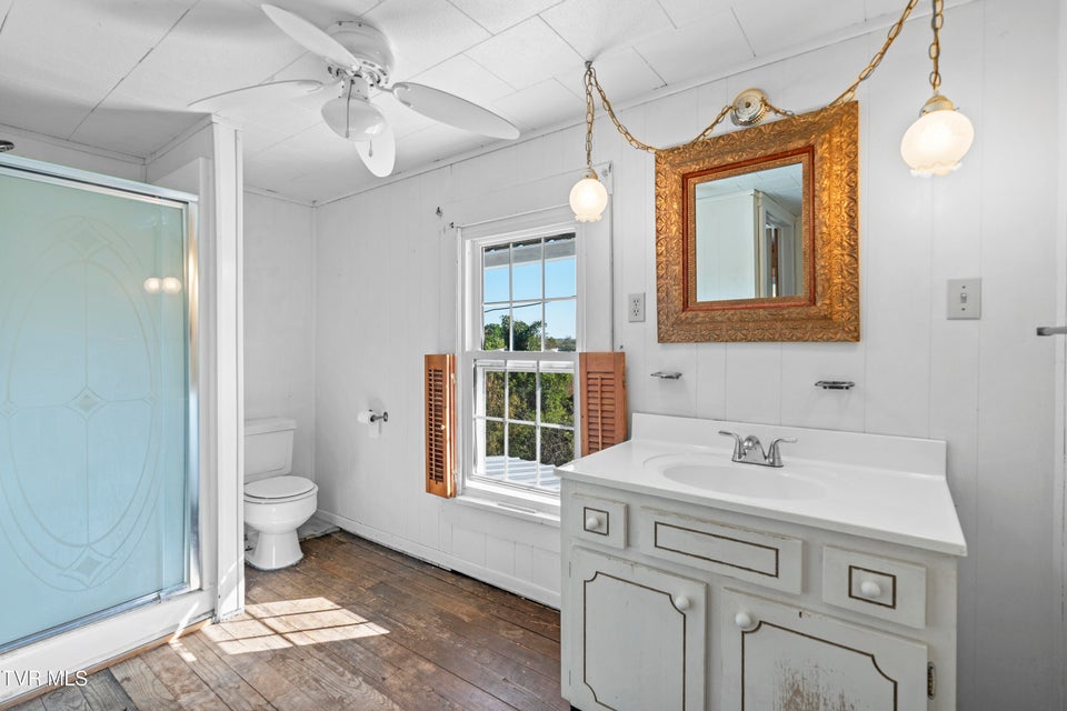 Photo #32: 780 Murray Bridge Road