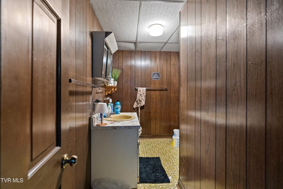 Photo #16: 1510 Sun Valley Drive