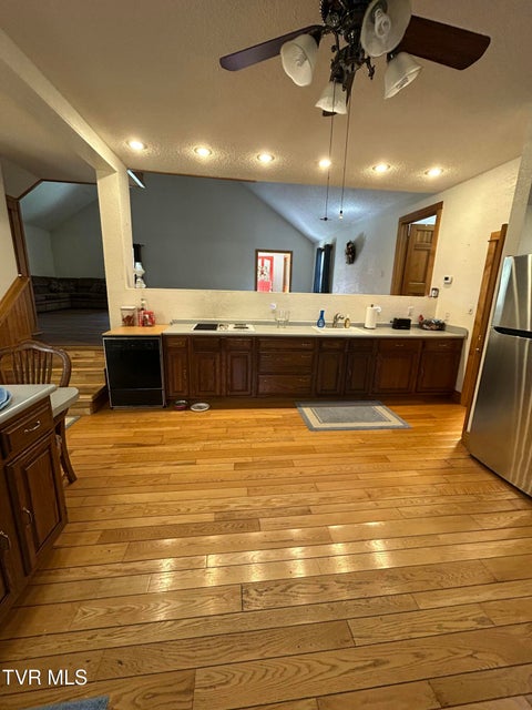 Photo #14: 7503 Strawberry Mountain Road