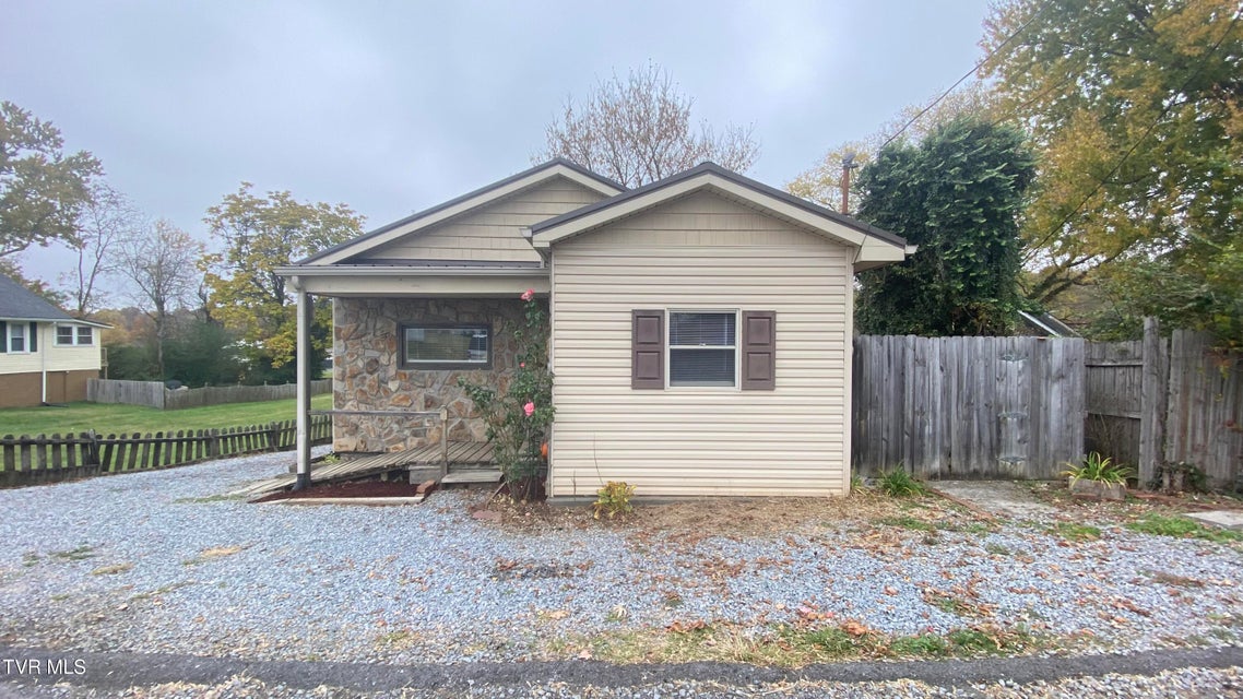 Photo #3: 207 North Street