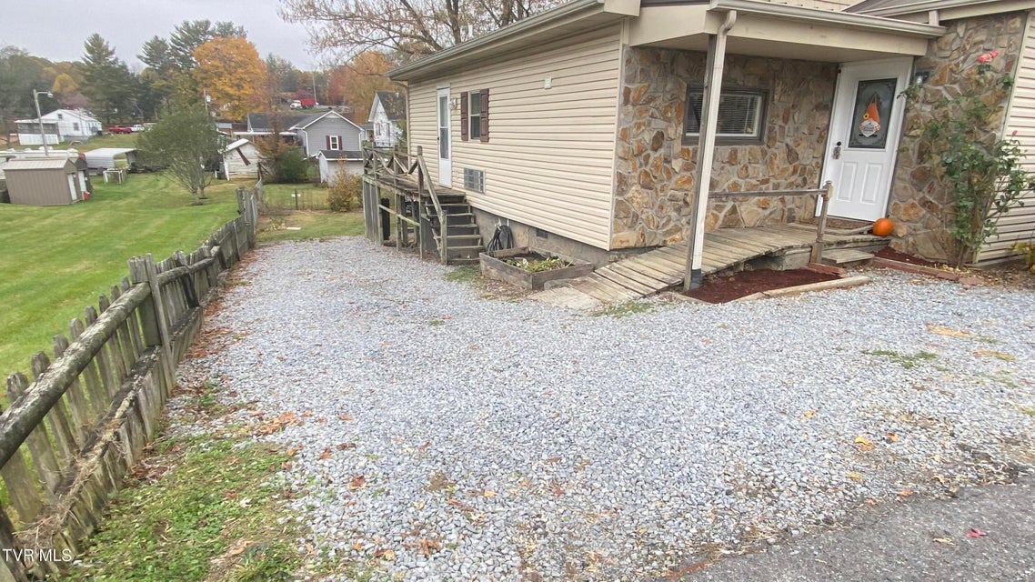 Photo #8: 207 North Street