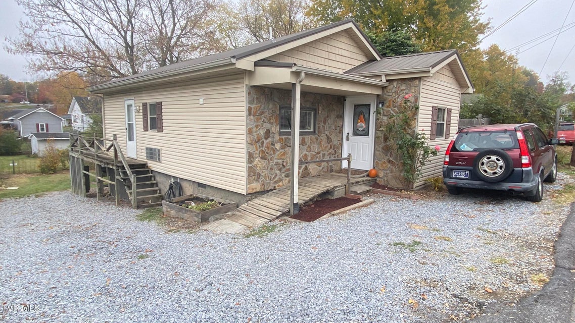 Photo #9: 207 North Street