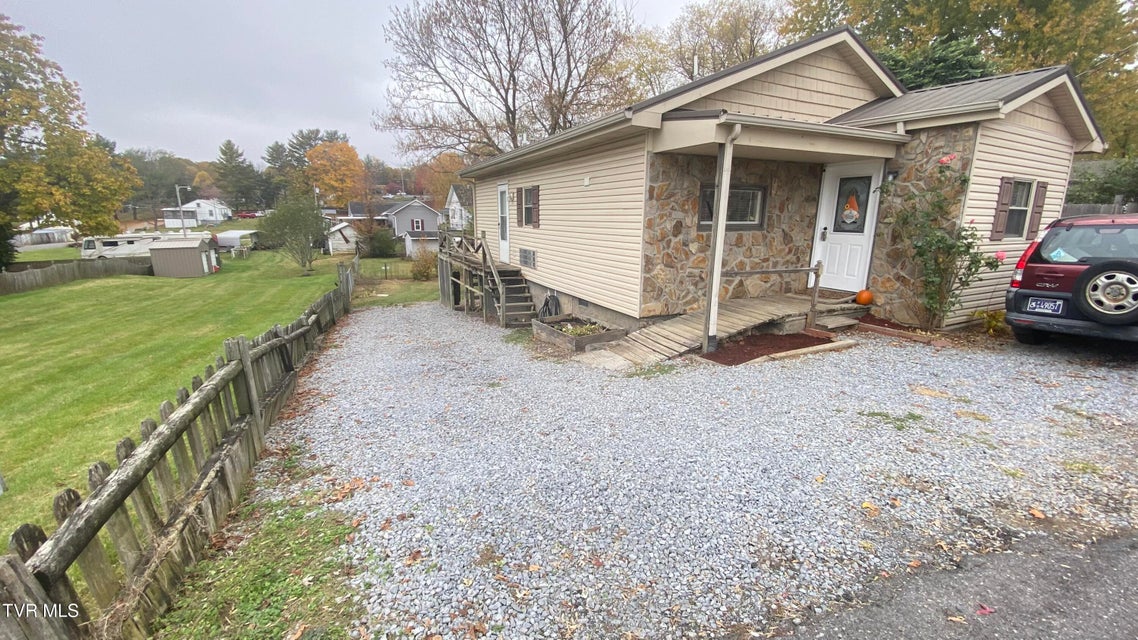 Photo #13: 207 North Street