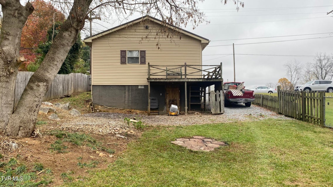 Photo #16: 207 North Street