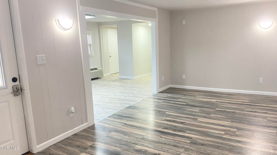 Photo #25: 207 North Street