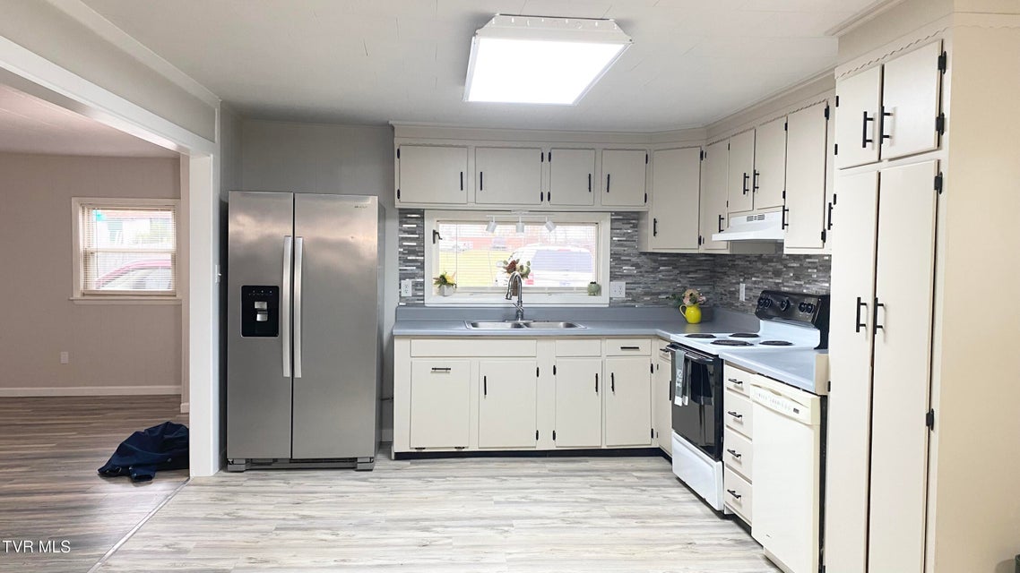 Photo #36: 207 North Street