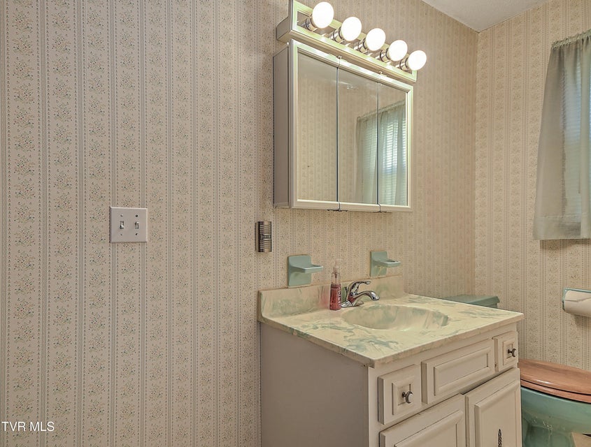 Photo #10: 104 Regency Drive