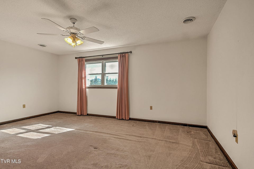 Photo #30: 104 Regency Drive