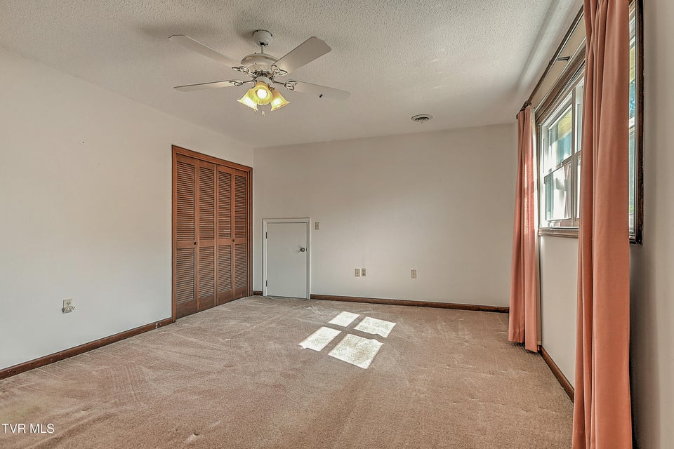 Photo #32: 104 Regency Drive