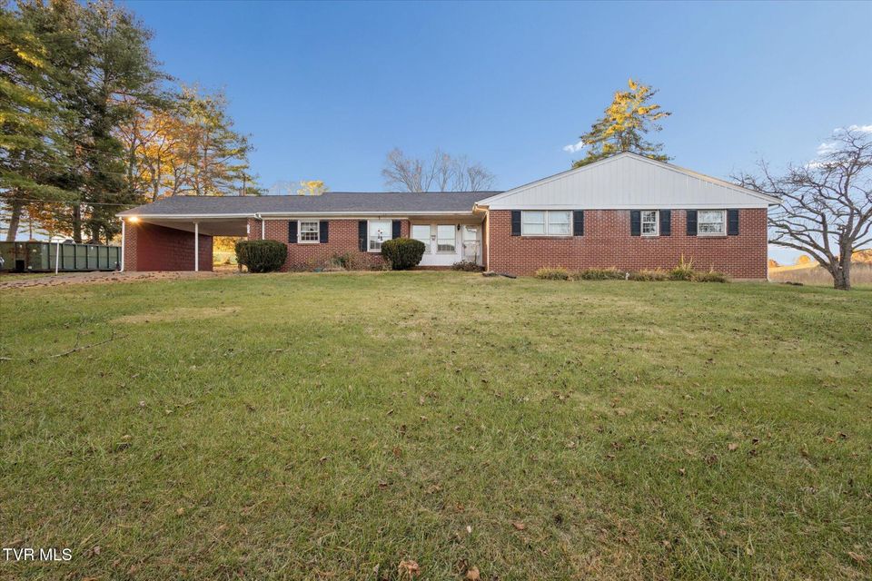 Photo #3: 82 Hurt Avenue