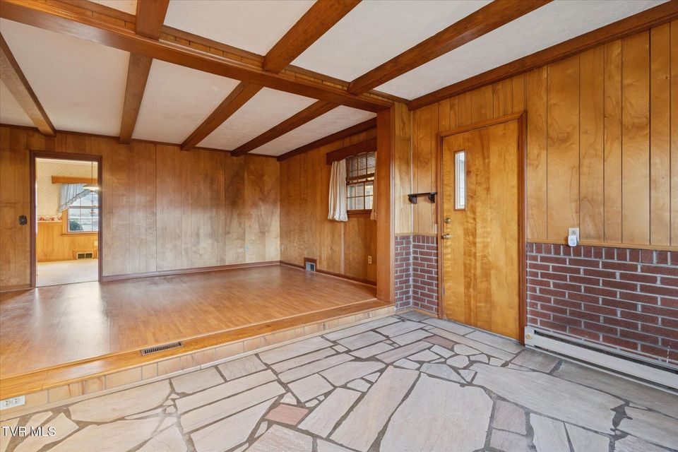 Photo #20: 82 Hurt Avenue