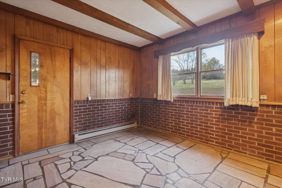 Photo #21: 82 Hurt Avenue