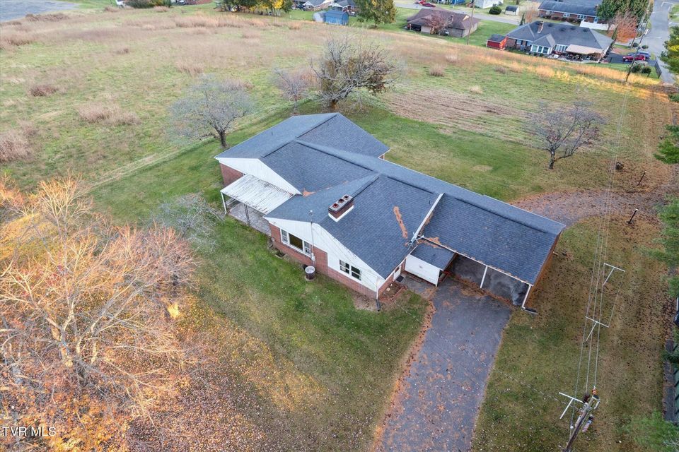 Photo #38: 82 Hurt Avenue