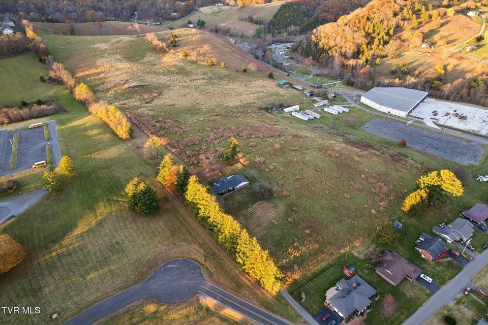 Photo #41: 82 Hurt Avenue