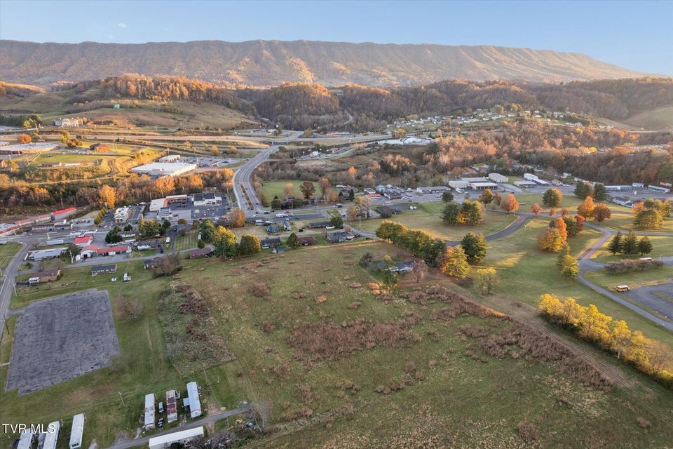 Photo #42: 82 Hurt Avenue