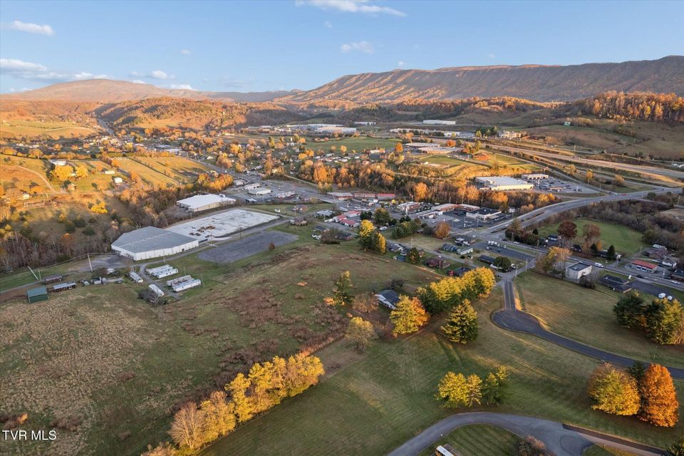 Photo #44: 82 Hurt Avenue