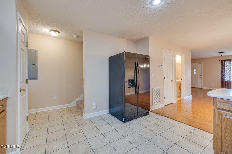 Photo #11: 617 Highway 91 