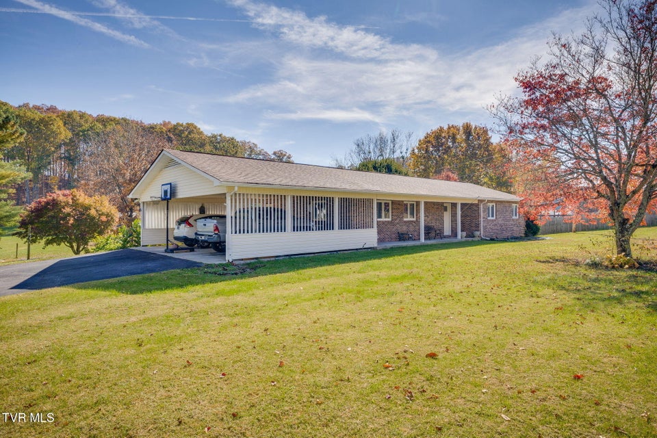 Photo #4: 520 Valley Drive