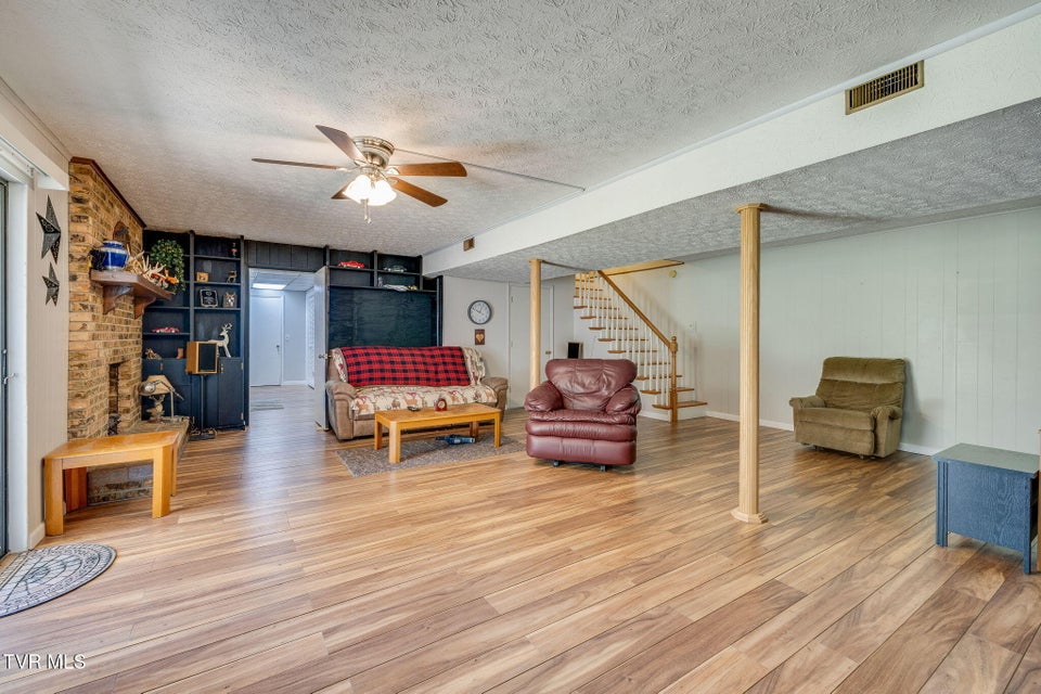 Photo #29: 520 Valley Drive