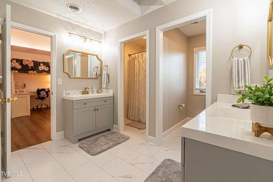 Photo #40: 469 Winterham Drive