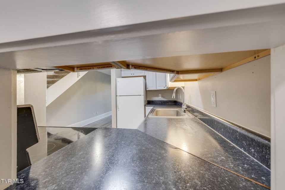 Photo #7: 115 Beechnut Street