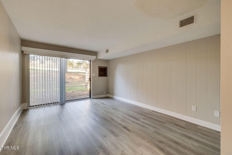 Photo #10: 115 Beechnut Street