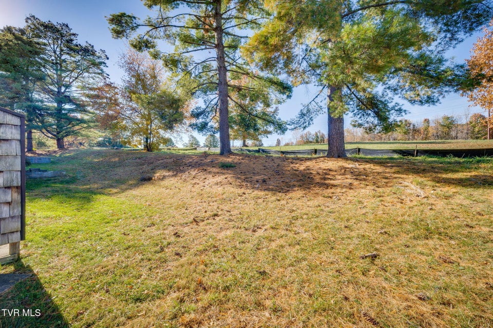 Photo #25: 115 Beechnut Street