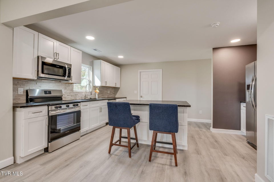 Photo #6: 1701 Millard Street