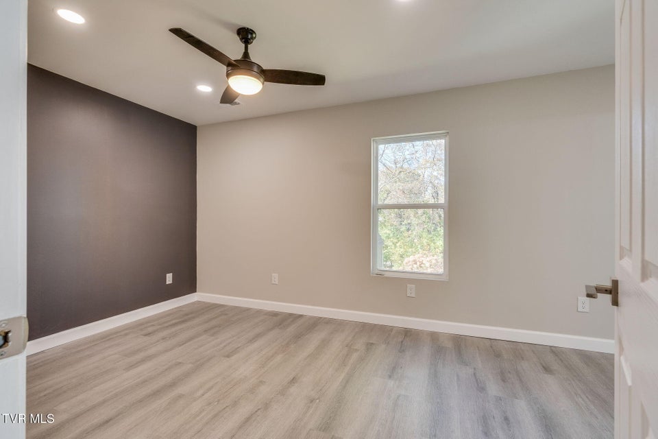 Photo #9: 1701 Millard Street