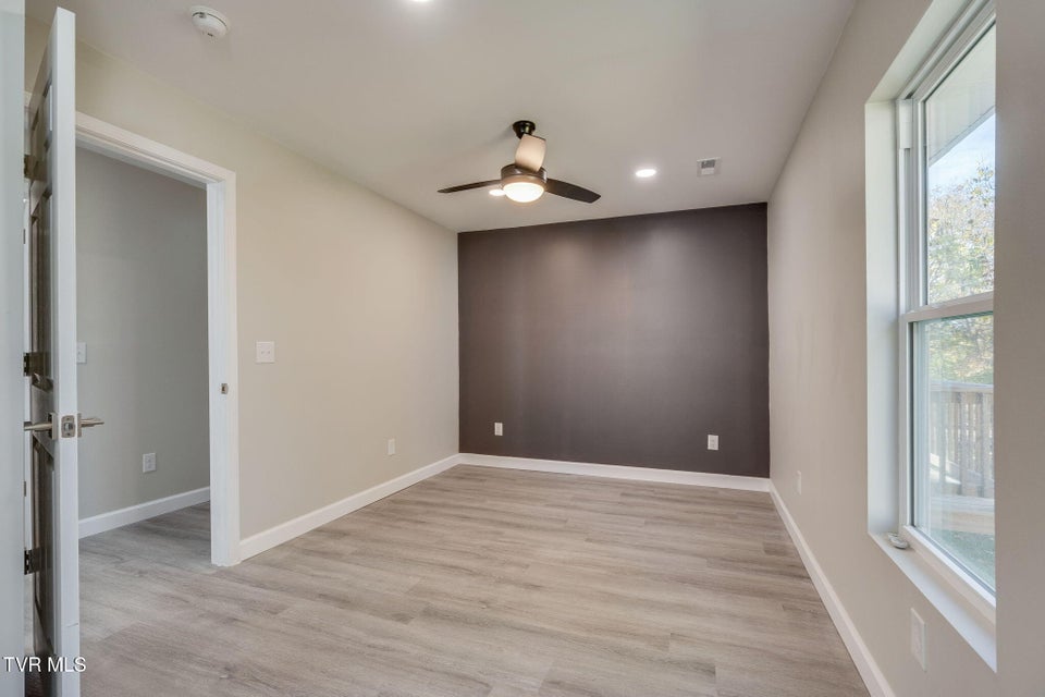 Photo #11: 1701 Millard Street