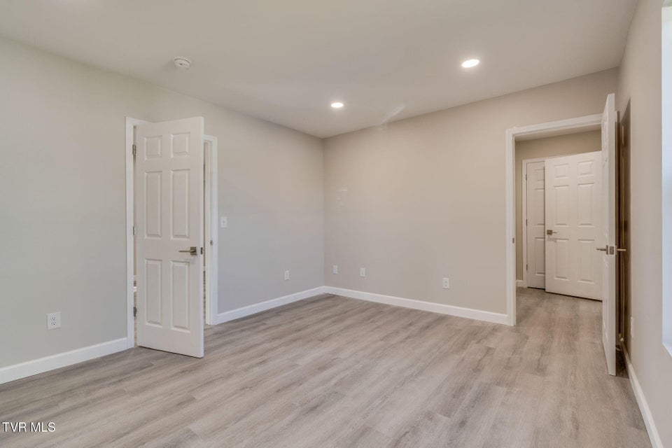 Photo #15: 1701 Millard Street