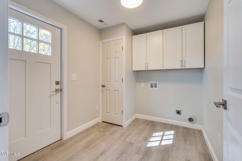 Photo #19: 1701 Millard Street