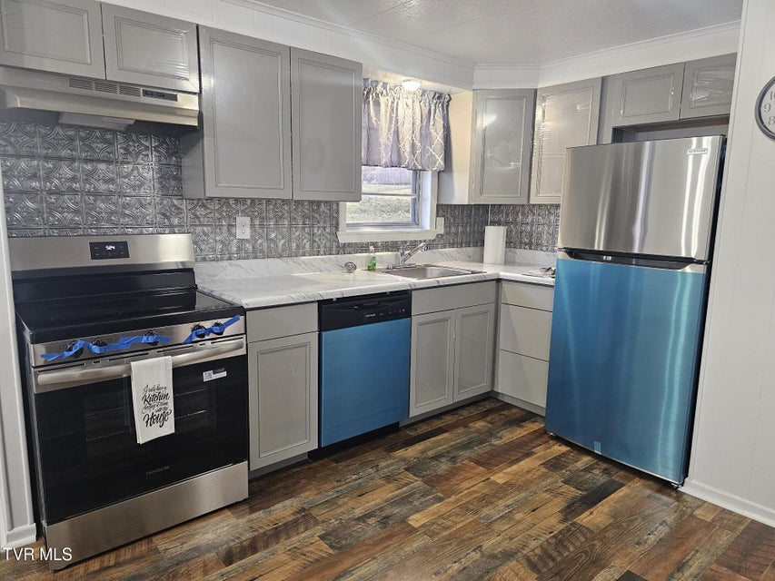 Photo #10: 845 School House Ridge Road