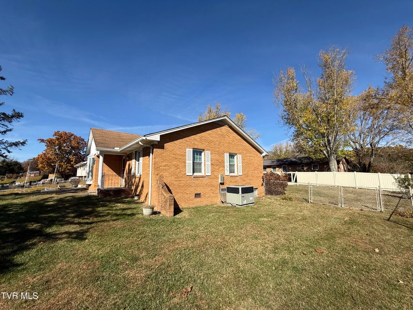 Photo #8: 3303 Martin Farm Road