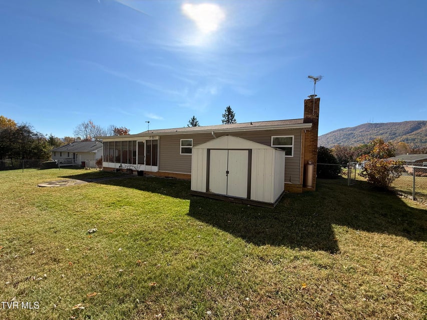 Photo #16: 3303 Martin Farm Road