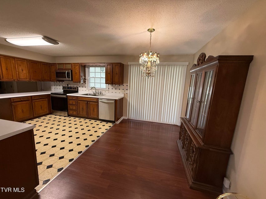 Photo #27: 3303 Martin Farm Road