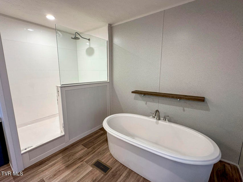 Photo #21: 354 Bungalow Drive